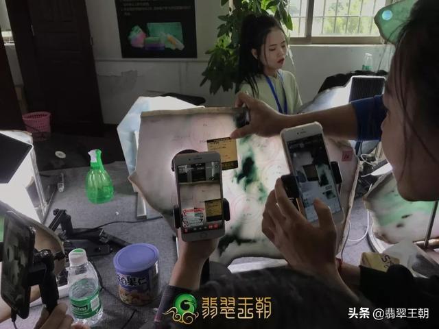 翡翠旗原石视频翡翠抛光视频-第26张图片-翡翠网 翡翠旗原石视频翡翠抛光视频-第26张图片-翡翠网