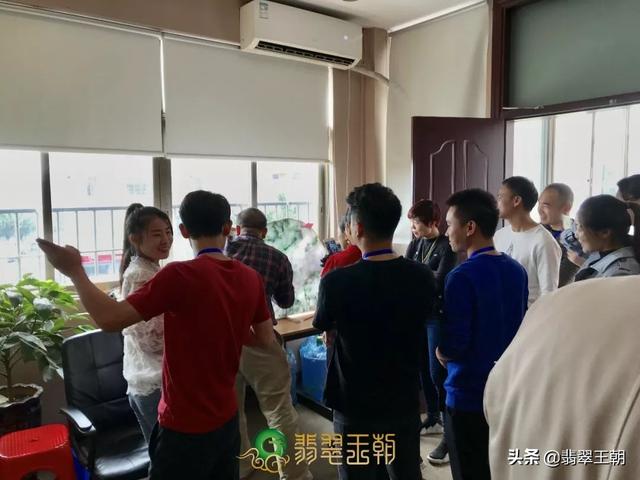 翡翠旗原石视频翡翠抛光视频-第29张图片-翡翠网 翡翠旗原石视频翡翠抛光视频-第29张图片-翡翠网
