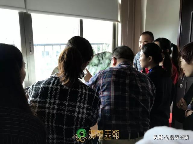 翡翠旗原石视频翡翠抛光视频-第31张图片-翡翠网 翡翠旗原石视频翡翠抛光视频-第31张图片-翡翠网