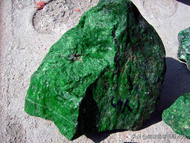 包含西双版纳水石翡翠原石怎么挑选的词条-第1张图片-翡翠网 包含西双版纳水石翡翠原石怎么挑选的词条-第1张图片-翡翠网