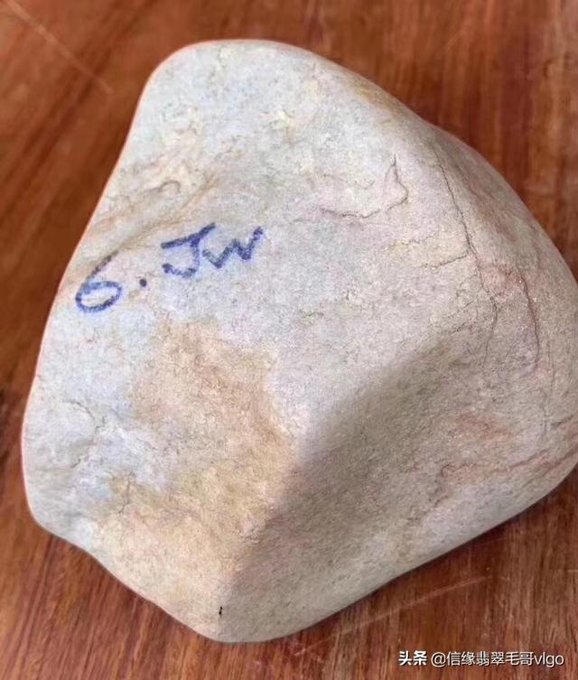 包含西双版纳水石翡翠原石怎么挑选的词条-第4张图片-翡翠网 包含西双版纳水石翡翠原石怎么挑选的词条-第4张图片-翡翠网