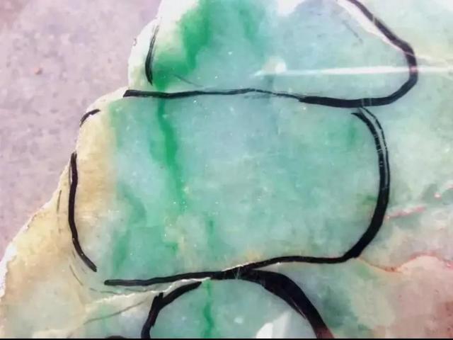 翡翠色料原石色花料翡翠原石-第3张图片-翡翠网 翡翠色料原石色花料翡翠原石-第3张图片-翡翠网