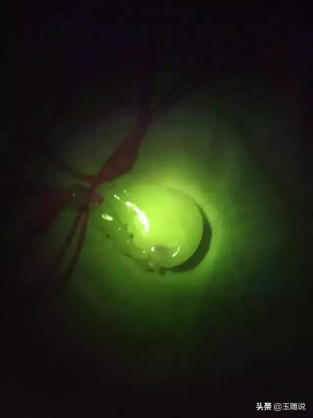 如何鉴定翡翠的真假,翡翠怎么鉴定真假视频-第7张图片-翡翠网 如何鉴定翡翠的真假,翡翠怎么鉴定真假视频-第7张图片-翡翠网