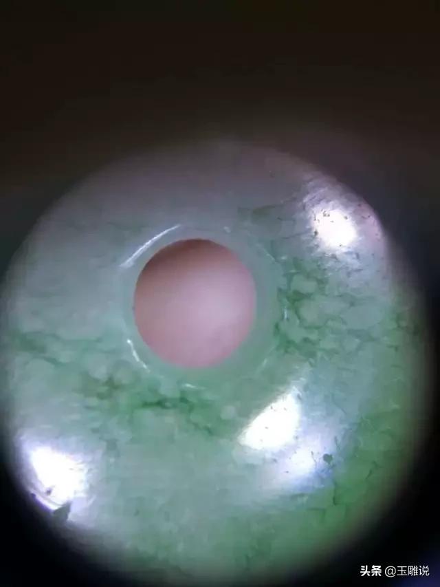 如何鉴定翡翠的真假,翡翠怎么鉴定真假视频-第8张图片-翡翠网 如何鉴定翡翠的真假,翡翠怎么鉴定真假视频-第8张图片-翡翠网