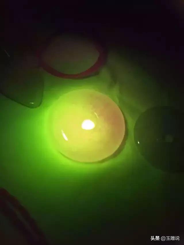 如何鉴定翡翠的真假,翡翠怎么鉴定真假视频-第10张图片-翡翠网 如何鉴定翡翠的真假,翡翠怎么鉴定真假视频-第10张图片-翡翠网