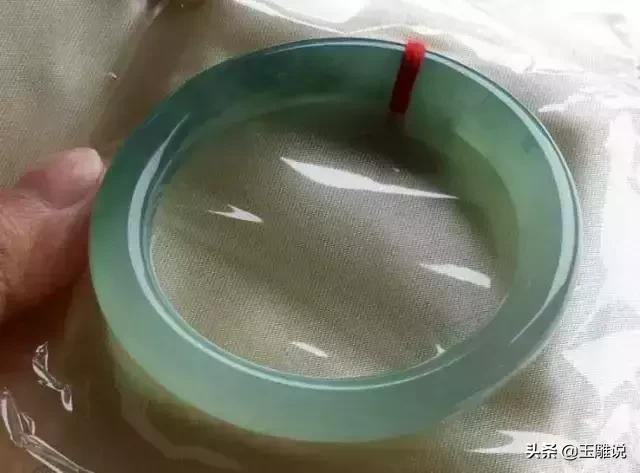 如何鉴定翡翠的真假,翡翠怎么鉴定真假视频-第11张图片-翡翠网 如何鉴定翡翠的真假,翡翠怎么鉴定真假视频-第11张图片-翡翠网