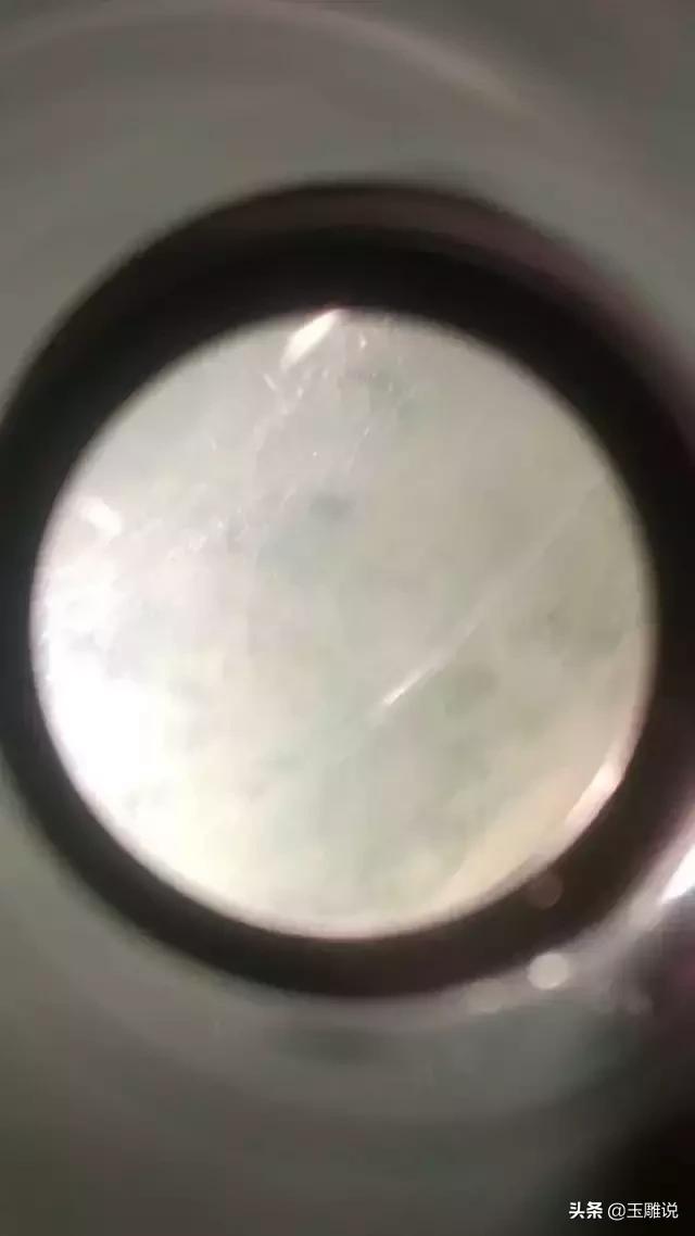 如何鉴定翡翠的真假,翡翠怎么鉴定真假视频-第13张图片-翡翠网 如何鉴定翡翠的真假,翡翠怎么鉴定真假视频-第13张图片-翡翠网