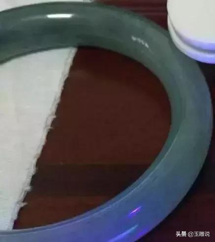 如何鉴定翡翠的真假,翡翠怎么鉴定真假视频-第15张图片-翡翠网 如何鉴定翡翠的真假,翡翠怎么鉴定真假视频-第15张图片-翡翠网