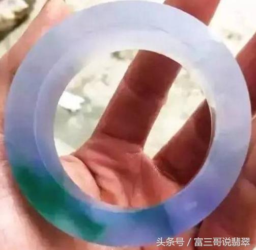 怎么看石纹和裂翡翠原石砍裂视频-第5张图片-翡翠网 怎么看石纹和裂翡翠原石砍裂视频-第5张图片-翡翠网