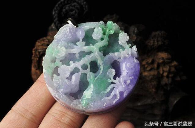 怎么看石纹和裂翡翠原石砍裂视频-第11张图片-翡翠网 怎么看石纹和裂翡翠原石砍裂视频-第11张图片-翡翠网