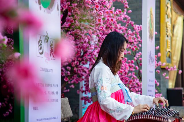 七彩云南玉器是真的吗七彩云南手镯是翡翠么-第1张图片-翡翠网 七彩云南玉器是真的吗七彩云南手镯是翡翠么-第1张图片-翡翠网