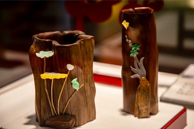 七彩云南玉器是真的吗七彩云南手镯是翡翠么-第10张图片-翡翠网 七彩云南玉器是真的吗七彩云南手镯是翡翠么-第10张图片-翡翠网