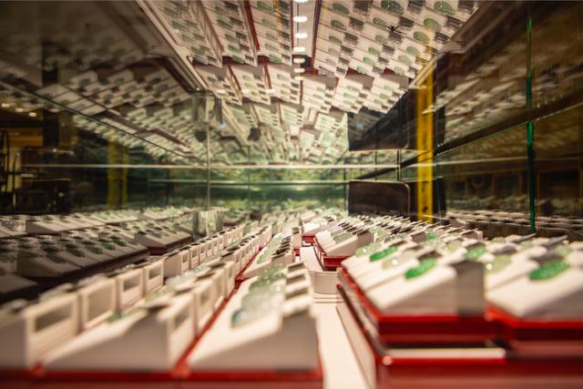 七彩云南玉器是真的吗七彩云南手镯是翡翠么-第14张图片-翡翠网 七彩云南玉器是真的吗七彩云南手镯是翡翠么-第14张图片-翡翠网