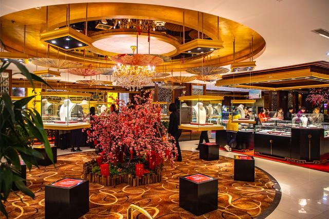 七彩云南玉器是真的吗七彩云南手镯是翡翠么-第25张图片-翡翠网 七彩云南玉器是真的吗七彩云南手镯是翡翠么-第25张图片-翡翠网