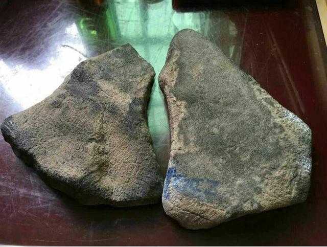 油青翡翠打灯,翡翠原石老油青-第4张图片-翡翠网 油青翡翠打灯,翡翠原石老油青-第4张图片-翡翠网