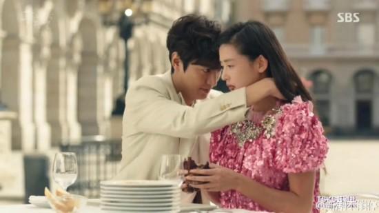 普通糯种翡翠手镯价格糯冰蓝色翡翠手镯-第40张图片-翡翠网 普通糯种翡翠手镯价格糯冰蓝色翡翠手镯-第40张图片-翡翠网