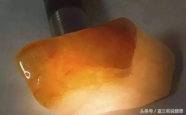 x光照翡翠原石,翡翠原石蓝水照出绿色-第14张图片-翡翠网 x光照翡翠原石,翡翠原石蓝水照出绿色-第14张图片-翡翠网