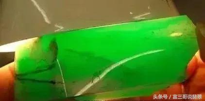 x光照翡翠原石,翡翠原石蓝水照出绿色-第15张图片-翡翠网 x光照翡翠原石,翡翠原石蓝水照出绿色-第15张图片-翡翠网