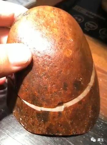 木那翡翠原石,红皮翡翠原石切开-第1张图片-翡翠网 木那翡翠原石,红皮翡翠原石切开-第1张图片-翡翠网