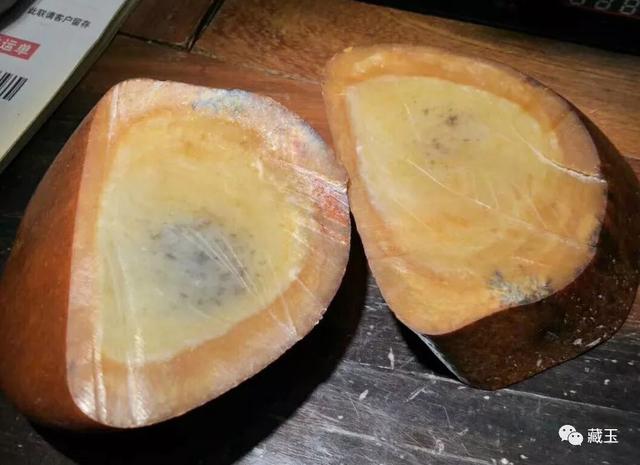 木那翡翠原石,红皮翡翠原石切开-第3张图片-翡翠网 木那翡翠原石,红皮翡翠原石切开-第3张图片-翡翠网