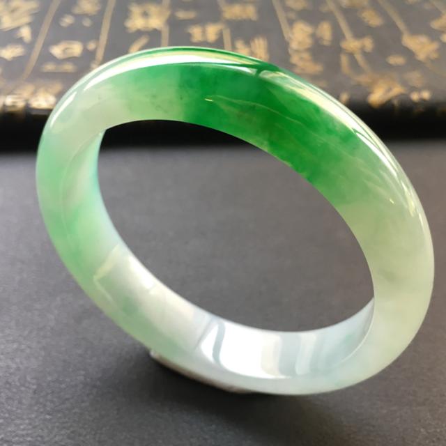 墨绿飘花翡翠飘花手镯翡翠手镯有裂纹怎么办-第5张图片-翡翠网 墨绿飘花翡翠飘花手镯翡翠手镯有裂纹怎么办-第5张图片-翡翠网