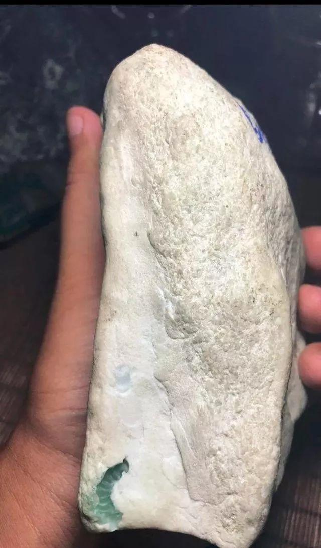 翡翠原石的好坏翡翠原石专家讲解-第2张图片-翡翠网 翡翠原石的好坏翡翠原石专家讲解-第2张图片-翡翠网