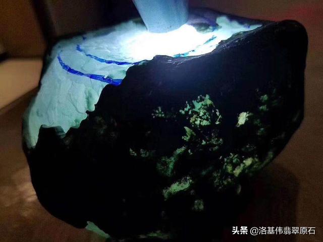 翡翠原石价格评估现在翡翠原石价格-第2张图片-翡翠网 翡翠原石价格评估现在翡翠原石价格-第2张图片-翡翠网
