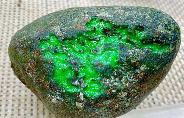 包含收购翡翠原石免费鉴定一手货源的词条-第1张图片-翡翠网 包含收购翡翠原石免费鉴定一手货源的词条-第1张图片-翡翠网