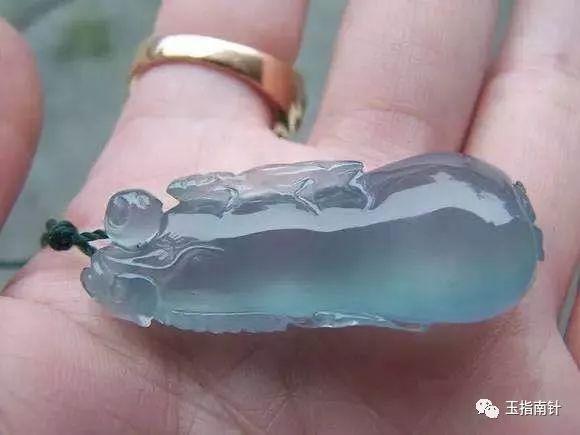 翡翠种水等级划分,蓝水翡翠吊坠价格-第6张图片-翡翠网 翡翠种水等级划分,蓝水翡翠吊坠价格-第6张图片-翡翠网