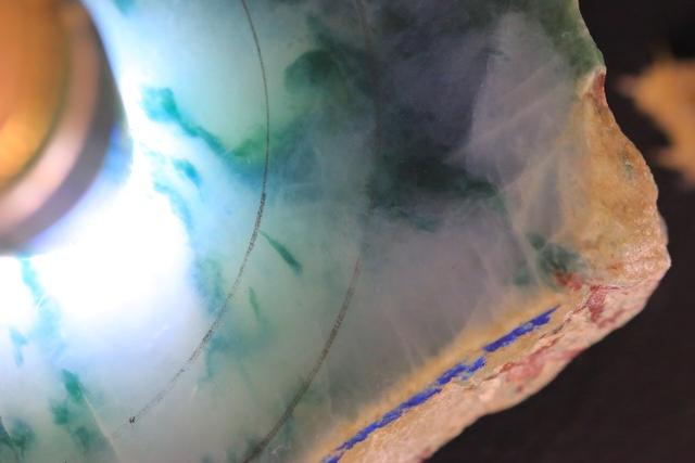 翡翠原石的皮层厚度,rest算皮层厚度-第6张图片-翡翠网 翡翠原石的皮层厚度,rest算皮层厚度-第6张图片-翡翠网