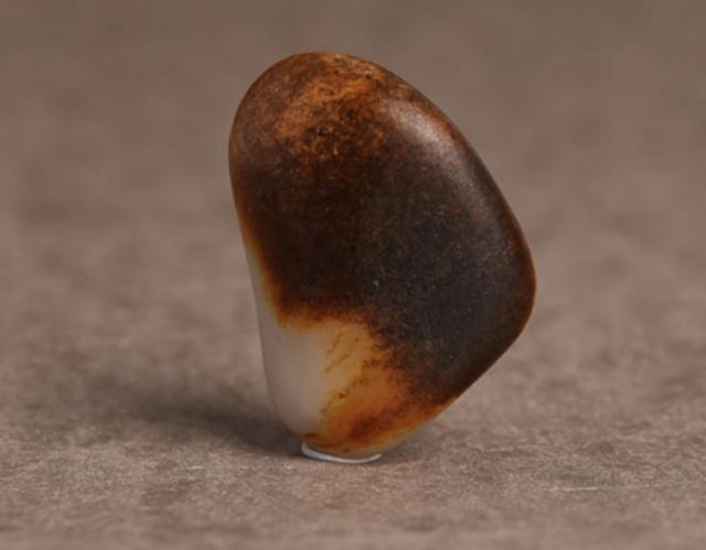 翡翠的原石在哪里,皓玉源翡翠原石-第5张图片-翡翠网 翡翠的原石在哪里,皓玉源翡翠原石-第5张图片-翡翠网