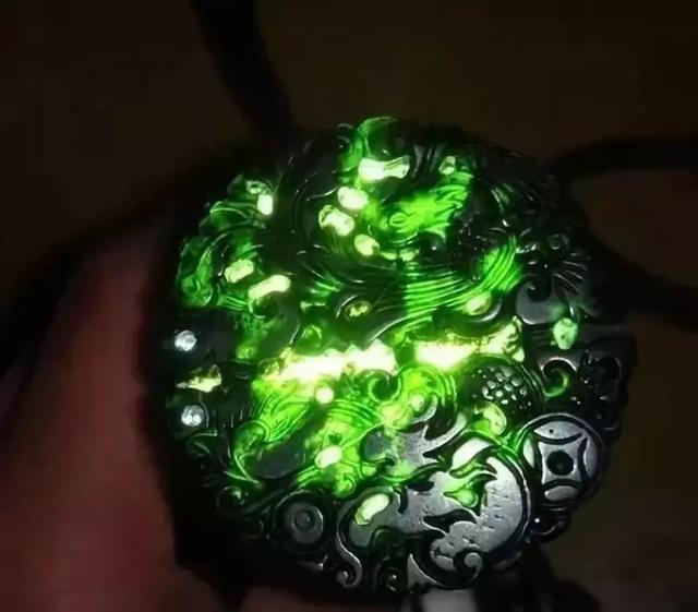 黑乌鸡翡翠不透光信阳乌鸡种翡翠原石-第17张图片-翡翠网 黑乌鸡翡翠不透光信阳乌鸡种翡翠原石-第17张图片-翡翠网