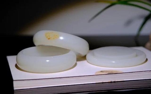 翡翠原石籽料手镯买冰种翡翠原石-第3张图片-翡翠网 翡翠原石籽料手镯买冰种翡翠原石-第3张图片-翡翠网