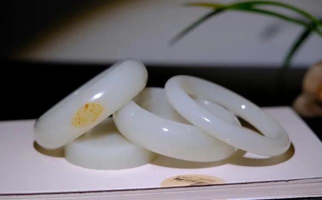 翡翠原石籽料手镯买冰种翡翠原石-第6张图片-翡翠网 翡翠原石籽料手镯买冰种翡翠原石-第6张图片-翡翠网