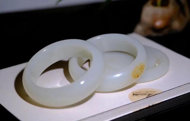 翡翠原石籽料手镯买冰种翡翠原石-第7张图片-翡翠网 翡翠原石籽料手镯买冰种翡翠原石-第7张图片-翡翠网