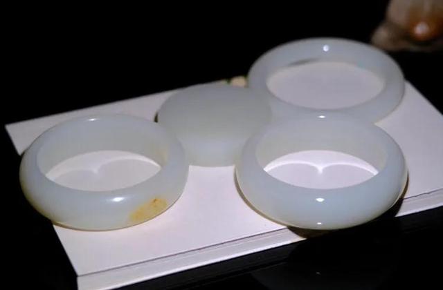 翡翠原石籽料手镯买冰种翡翠原石-第9张图片-翡翠网 翡翠原石籽料手镯买冰种翡翠原石-第9张图片-翡翠网