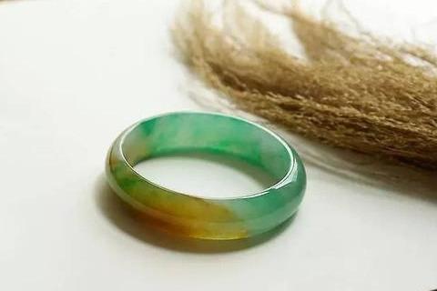 翡翠原石技巧,3万翡翠原石手镯-第3张图片-翡翠网 翡翠原石技巧,3万翡翠原石手镯-第3张图片-翡翠网