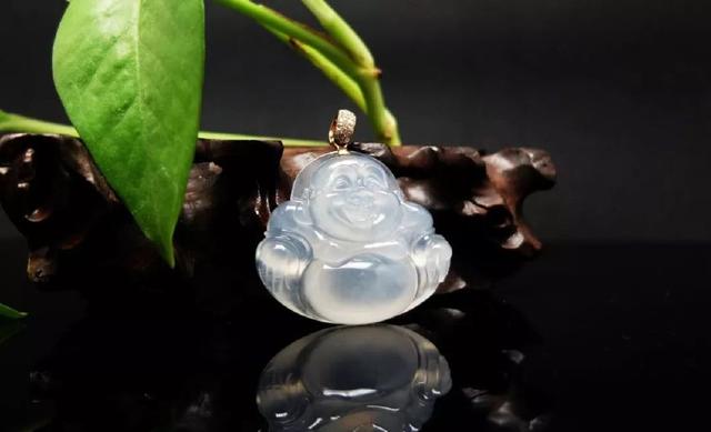 翡翠手镯怎么看种老嫩翡翠手镯种嫩易发黄变种-第12张图片-翡翠网 翡翠手镯怎么看种老嫩翡翠手镯种嫩易发黄变种-第12张图片-翡翠网