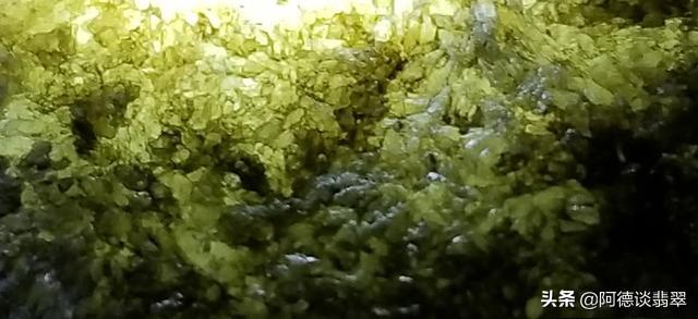 粗砂皮翡翠原石特点,翡翠的原石在哪里-第5张图片-翡翠网