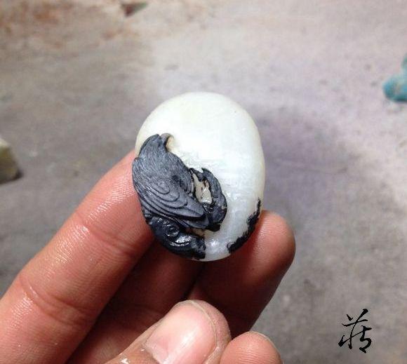 买黑皮的翡翠原石好吗,翡翠原石都有哪些场口-第7张图片-翡翠网 买黑皮的翡翠原石好吗,翡翠原石都有哪些场口-第7张图片-翡翠网