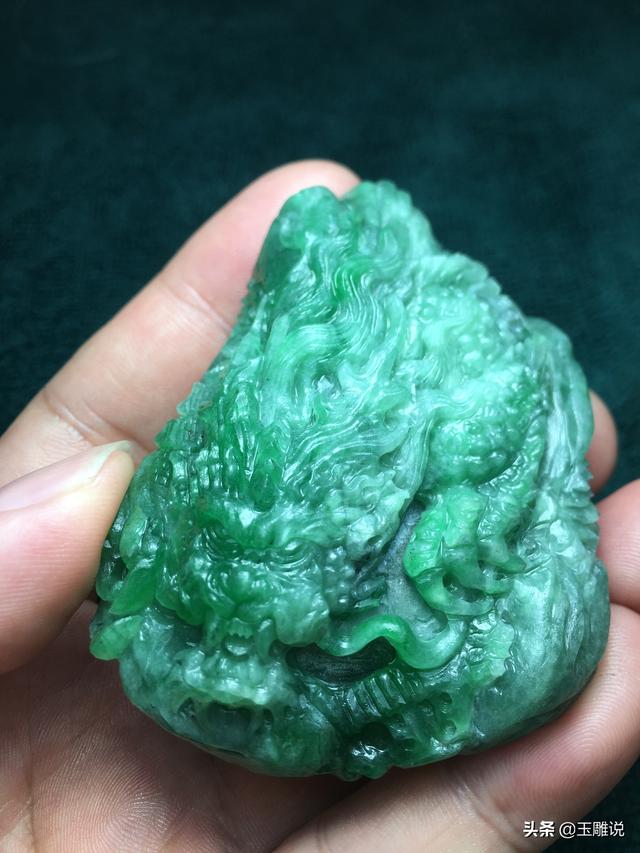 翡翠原石剥皮视频黑龙江翡翠原石剥皮-第9张图片-翡翠网 翡翠原石剥皮视频黑龙江翡翠原石剥皮-第9张图片-翡翠网