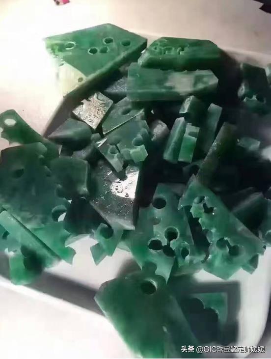 普通翡翠珠链价格,翡翠珠链几十是真的-第4张图片-翡翠网 普通翡翠珠链价格,翡翠珠链几十是真的-第4张图片-翡翠网