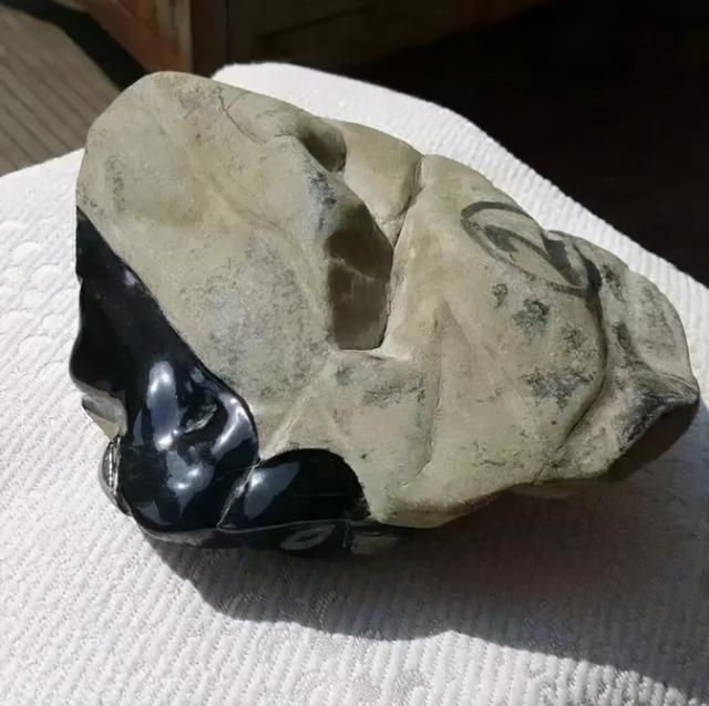 挖翡翠原石视频,澳门特别行政区挖翡翠原石-第1张图片-翡翠网 挖翡翠原石视频,澳门特别行政区挖翡翠原石-第1张图片-翡翠网