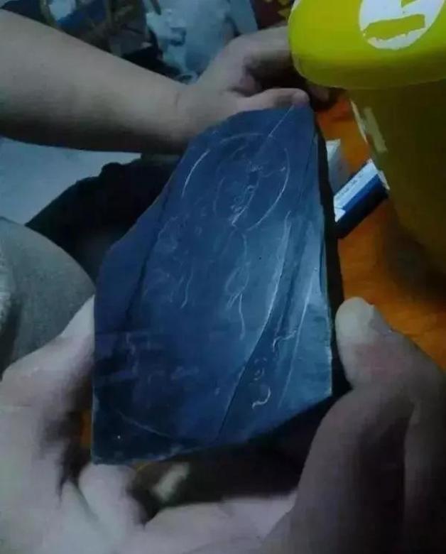 挖翡翠原石视频,澳门特别行政区挖翡翠原石-第5张图片-翡翠网 挖翡翠原石视频,澳门特别行政区挖翡翠原石-第5张图片-翡翠网