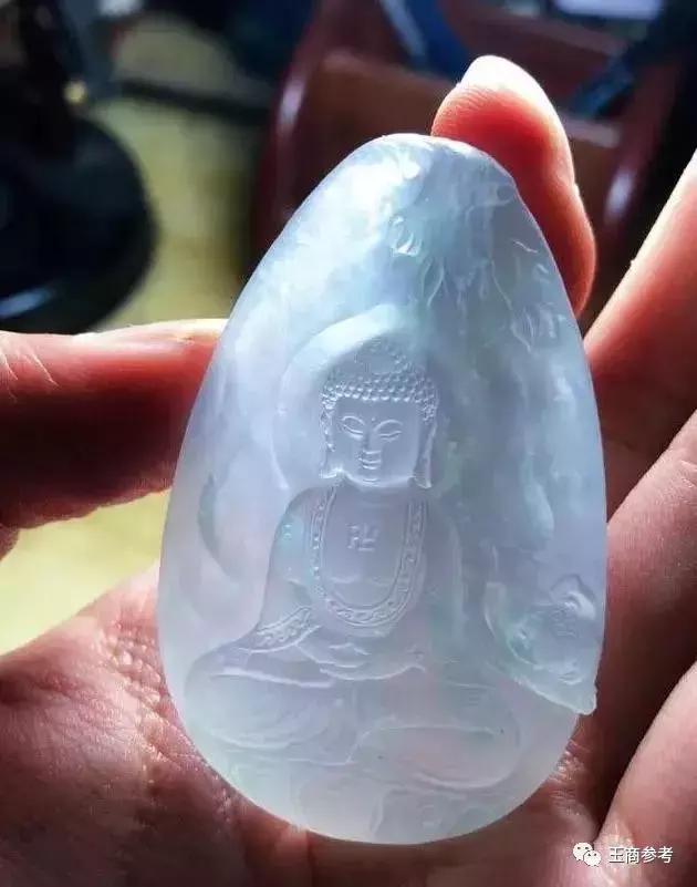 翡翠设计款手镯,翡翠手镯有多少种款-第17张图片-翡翠网 翡翠设计款手镯,翡翠手镯有多少种款-第17张图片-翡翠网