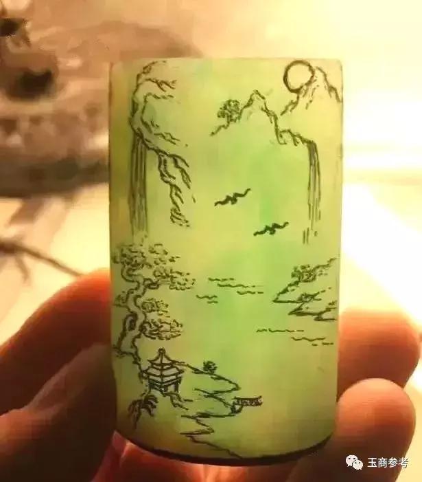 翡翠设计款手镯,翡翠手镯有多少种款-第34张图片-翡翠网 翡翠设计款手镯,翡翠手镯有多少种款-第34张图片-翡翠网