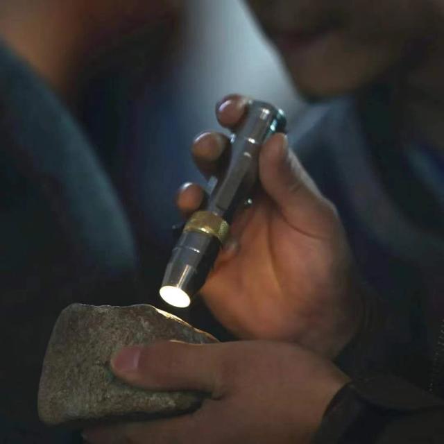 翡翠原石哪里买,霸州翡翠毛料和原石-第5张图片-翡翠网 翡翠原石哪里买,霸州翡翠毛料和原石-第5张图片-翡翠网