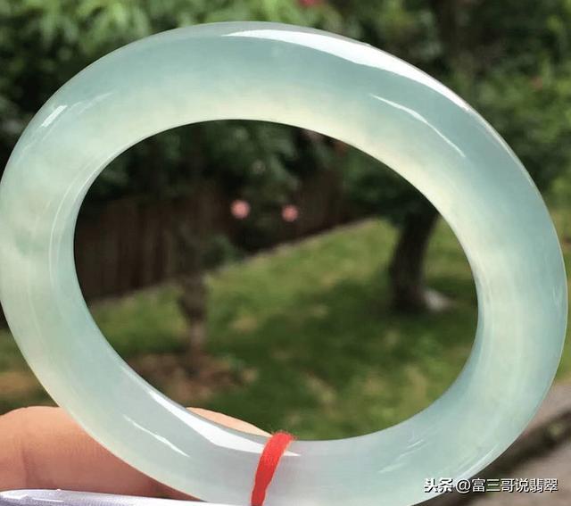 翡翠主播砍价专业知识,翡翠直播间套路有哪些-第2张图片-翡翠网 翡翠主播砍价专业知识,翡翠直播间套路有哪些-第2张图片-翡翠网