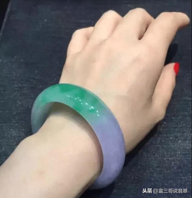 翡翠主播砍价专业知识,翡翠直播间套路有哪些-第3张图片-翡翠网 翡翠主播砍价专业知识,翡翠直播间套路有哪些-第3张图片-翡翠网