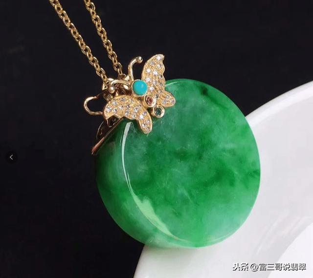 翡翠主播砍价专业知识,翡翠直播间套路有哪些-第5张图片-翡翠网 翡翠主播砍价专业知识,翡翠直播间套路有哪些-第5张图片-翡翠网